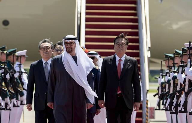 "يونهاب": الإمارات أول دولة عربية توقع اتفاقية للتجارة الحرة مع كوريا الجنوبية