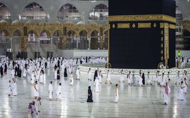السعودية تتيح إصدار تصريح أداء عمرة رمضان عبر تطبيق "نسك"