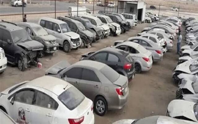 مزاد علني للسيارات