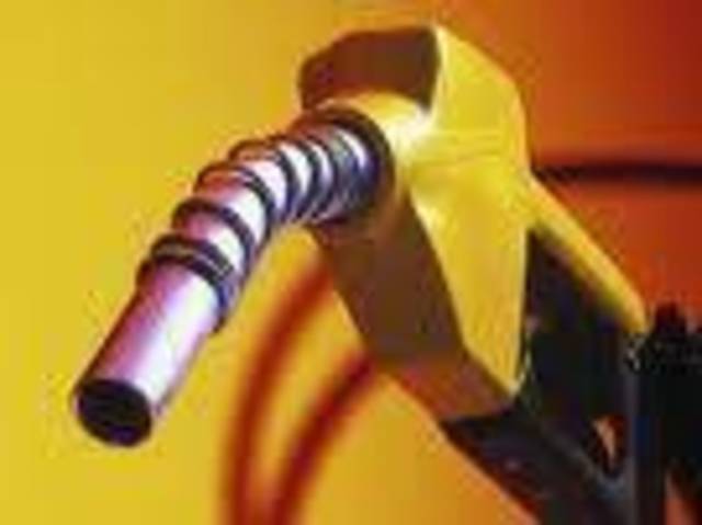 "البترول" و"المالية" تحددان زيادات أسعار البنزين خلال ايام 