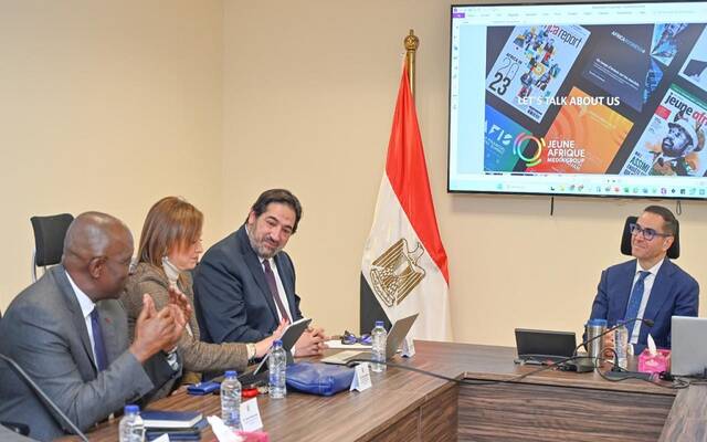 س حسن الخطيب وزير الاستثمار والتجارة الخارجية