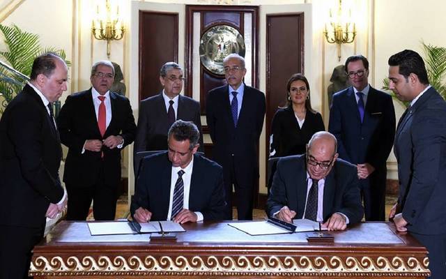 بتكلفة استثمارية تصل إلى حوالى 400 مليون دولا