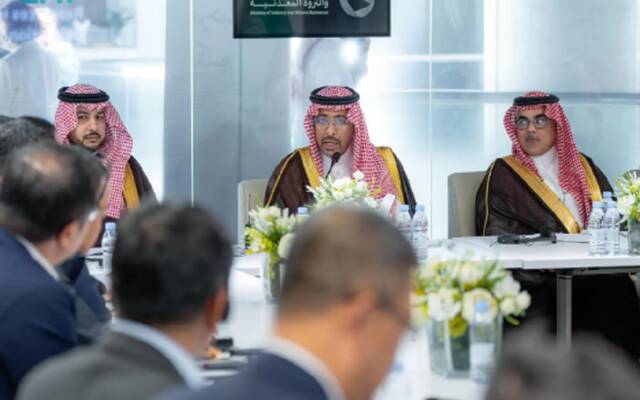 وزير الصناعة والثروة المعدنية رئيس مجلس إدارة المركز الوطني للتنمية الصناعية بندر بن إبراهيم الخريّف