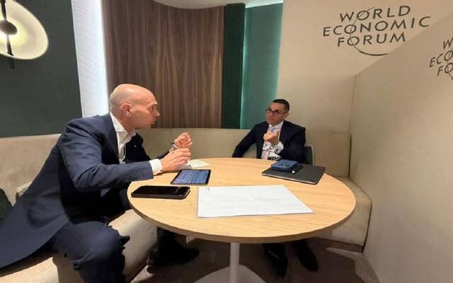 المهندس حسن الخطيب وزير الاستثمار والتجارة الخارجية المصري باولو ميرلوني رئيس مجلس الإدارة التنفيذي لمجموعة " اريستون"