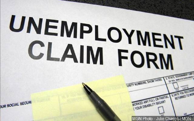 طلبات إعانة البطالة في الولايات المتحدة تتراجع بأقل من التوقعات