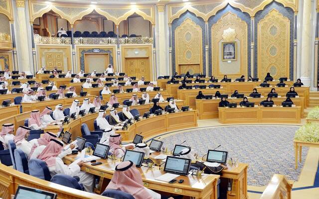 الشورى يطالب "هدف" بإيجاد ضوابط للحد من التباين في رواتب السعوديين