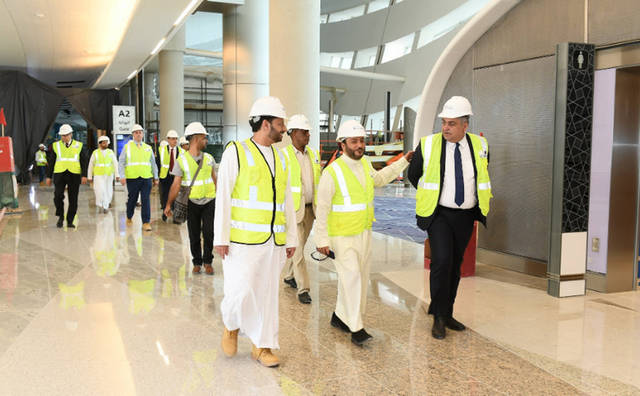 قادة الطيران يختبرون "تجربة المسافر" بمبنى مطار أبوظبي الجديد.. بالصور