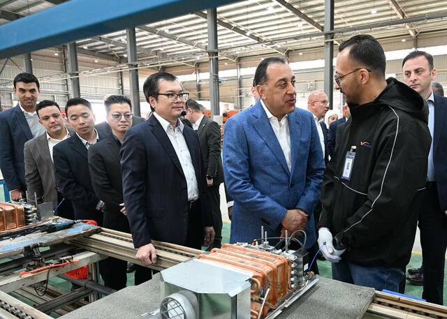 جانب من الزيارة