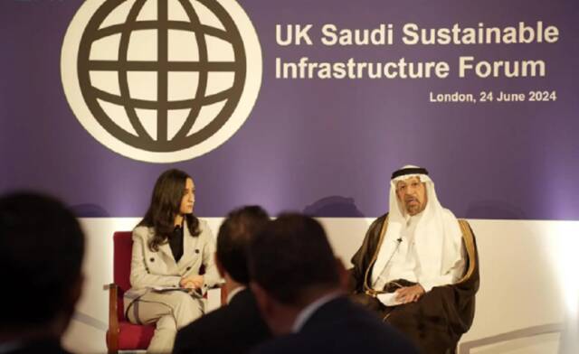 وزير الاستثمار خالد بن عبد العزيز الفالح خلال أعمال قمة البنية التحتية المستدامة