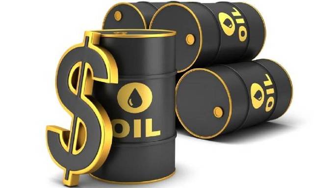 النفط يصعد أكثر من 5% بعد تراجعات قياسية