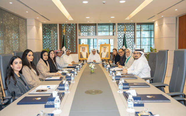 خلال الاجتماع