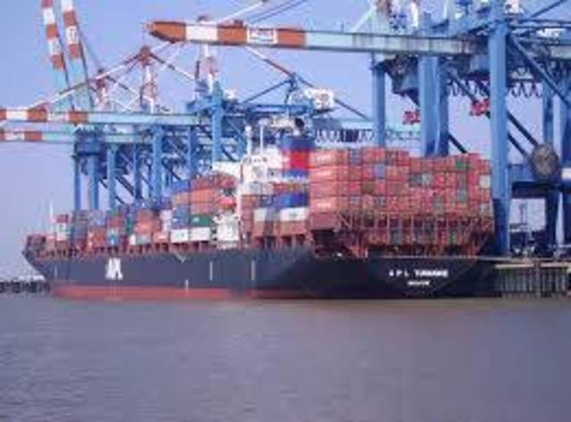الاردن: 600 سفينة عالقة في ميناء الحاويات منذ بدء الإضراب