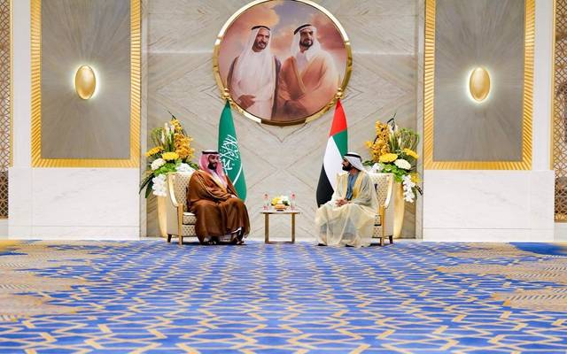 ولي العهد السعودي يبحث مع محمد بن راشد سبل توطيد العلاقات الثنائية