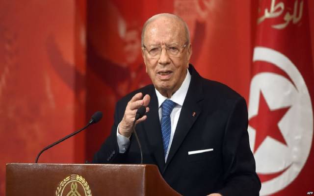 الرئيس التونسي يحيل قرار إعفاء رئيس البنك المركزي إلى البرلمان