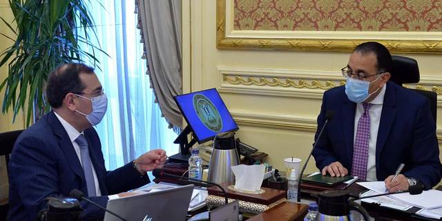 جانب من اجتماع مصطفي مدبولي، رئيس مجلس الوزراء المصري، مع طارق الملا وزير البترول والثروة المعدنية