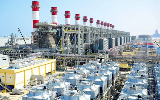 إنتاج عُمان من الكهرباء والمياه يرتفع 8.1% في 2022