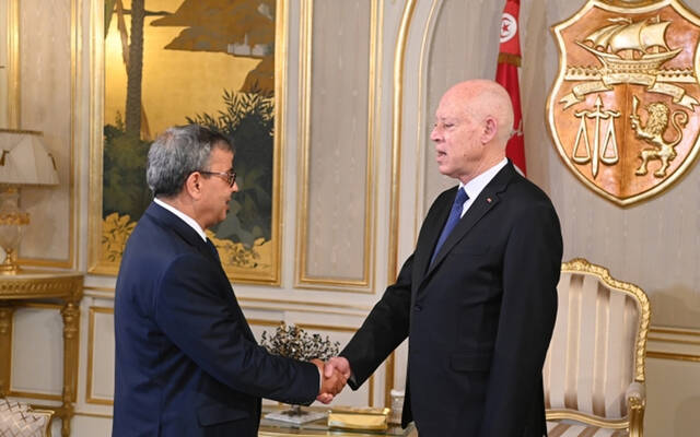 الرئيس التونسي قيس سعيّد وفتحي النوري