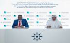 جانب من توقيع العقود