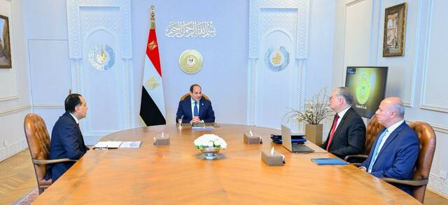 السيسي يشدد على ضرورة محاسبة المتسببين في أزمة البنزين الأخيرة