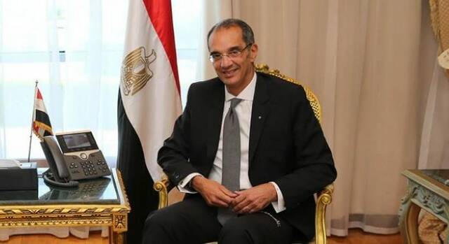 وزير الاتصالات المصري: نتفاوض مع 3 شركات عالمية لتصنيع الهواتف المحمولة محلياً