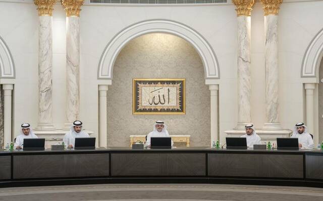 جانب من اجتماع سابق للمجلس التنفيذي لإمارة الشارقة
