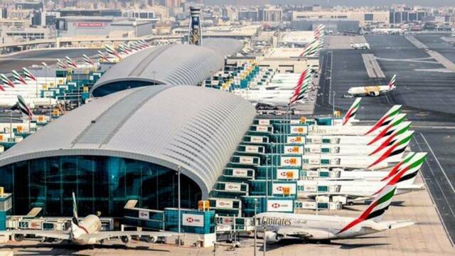 مطارات دبي تطالب المسافرين باستخدام المترو للوصول إلى المطار