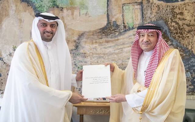 ولي العهد السعودي يتلقى رسالة خطية من أمير دولة قطر