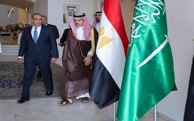 وزير الخارجية والهجرة وشؤون المصريين بالخارج الدكتور بدر عبد العاطي ووزير خارجية المملكة العربية السعودية الأمير فيصل بن فرحان آل سعود