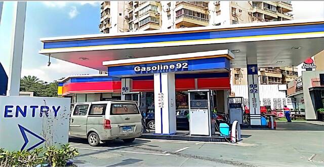 حملات موسعة للتصدي لمخالفات تداول وتوزيع المنتجات البترولية.. ما القصة؟