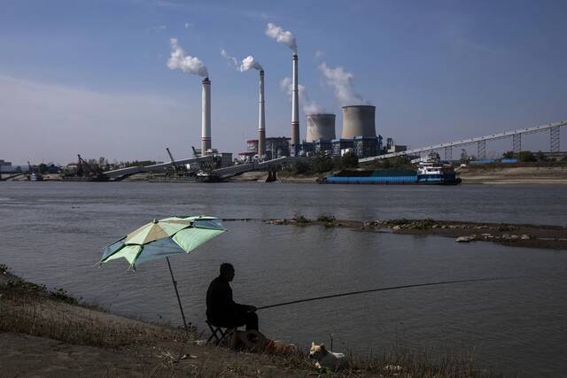 إنتاج الكهرباء في الصين يقفز لأعلى مستوى في 20 شهرًا