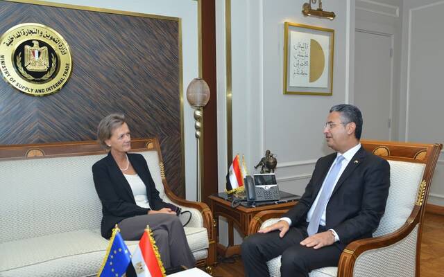 شريف فاروق وزير التموين وأنجلينا إيخهورست رئيسة بعثة الاتحاد الأوروبي