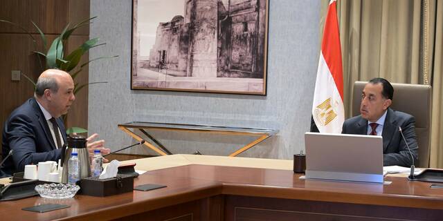 رئيس الوزراء المصري: حريصون على النهوض بقطاع الطيران المدني