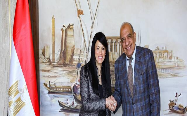 رانيا المشاط وزيرة التخطيط ومحمود عصمت وزير الكهرباء