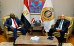 المهندس كامل الوزير وزير الصناعة والنقل المصري مع وزير البنية التحتية والنقل بجمهورية السودان سيف النصر التجاني