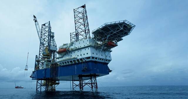 ADES Holding suspends 5 offshore rigs in Saudi Arabia