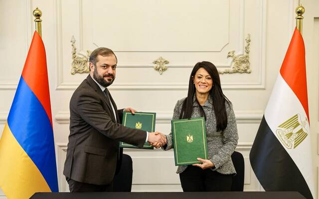 رانيا المشاط وزيرة التخطيط وكيفورك بابويان وزير الاقتصاد بجمهورية أرمينيا