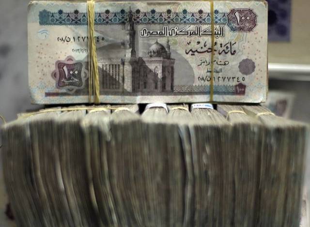 Egypt’s pound continues slide to record lows