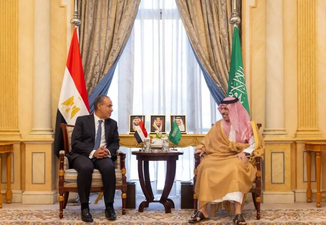 لقاء سابق