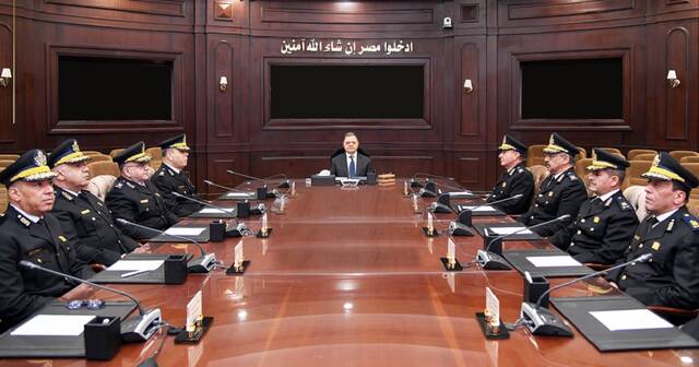 وزير الداخلية المصري يستعرض خطط التأمين لموسم الأعياد