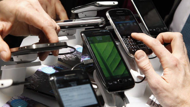 فروق العملات وشدة المنافسة تهبطان بأرباح "زين" النصفية 30%