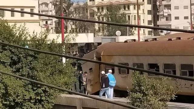 مسؤول: نقل 22 مصاباً في حادث قطار بالمنصورة إلى المستشفى الدولي الجديد