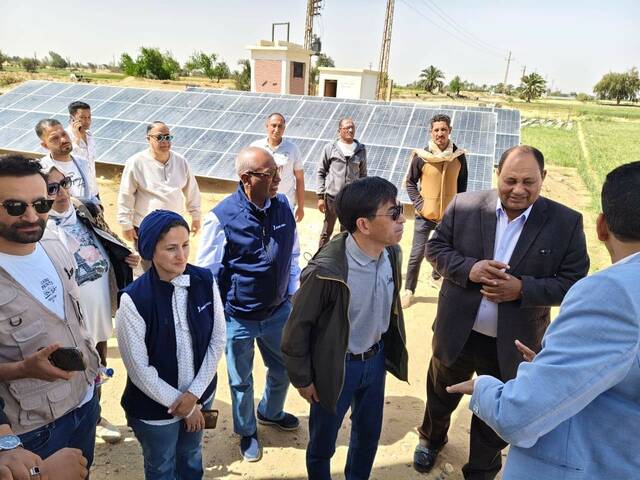 وفد "الإيفاد" يتفقد مشروعات الاستثمارات الزراعية المستدامة في المنيا