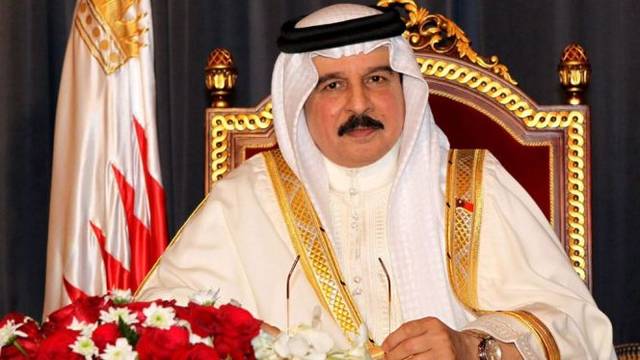 ملك البحرين يصدر أمراً ملكياً بشأن المرأة العاملة