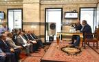 كامل الوزير وزير النقل المصري خلال جولة تفقدية بمحطة مصر للسكك الحديدية