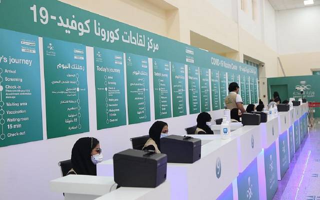 "الصحة" السعودية تدعو المواطنين والمقيمين لسرعة التسجيل للحصول على لقاح كورونا