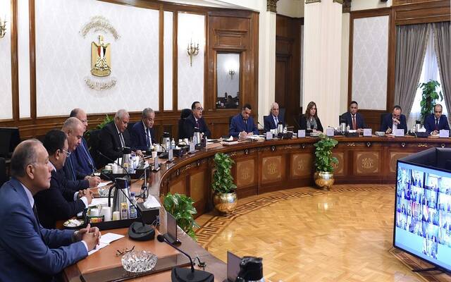 رئيس الوزراء المصري: لن نسمح بإخفاء السلع أو المبالغة في الأسعار