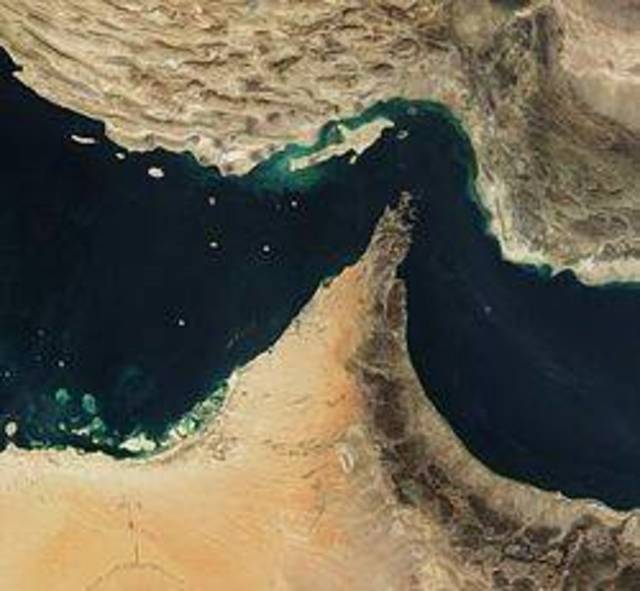 الدول الخليجية تدرس مدّ أنبوب نفط إلى شاطيء بحر العرب بديلاً لـ"هرمز"