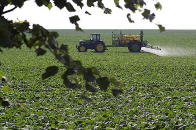 الزراعة المصرية: الإنتاج المحلي من المبيدات يغطي 33% من الاحتياجات