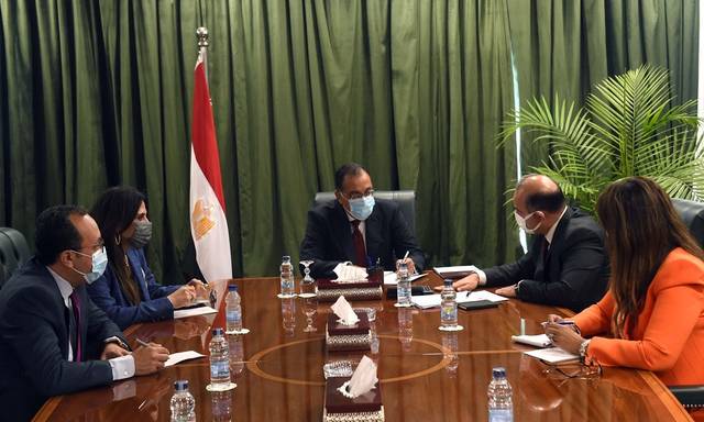 مدبولي: القطاع المالي غير المصرفي يلعب دوراً محورياً في دعم نمو اقتصاد مصر