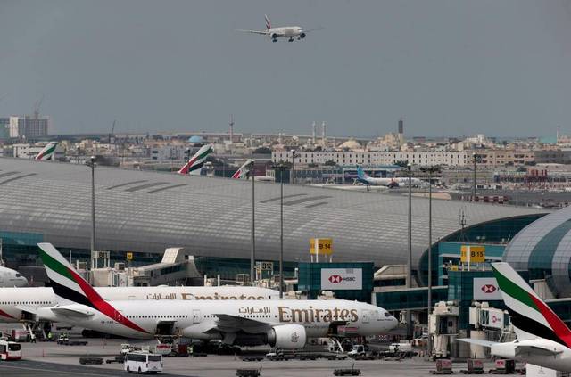 تأخر الرحلات في مطار دبي بسبب سوء الأحوال الجوية
